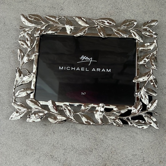 Michael Aram Other Michael Aram Laurel Frame Silver Leaf Frame 5 X